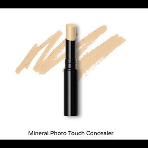 WARM HONEY MINERAL PHOTO TOUCH CONCEALER - DISCONTINUED COLOR RARE FIND FROM MUA